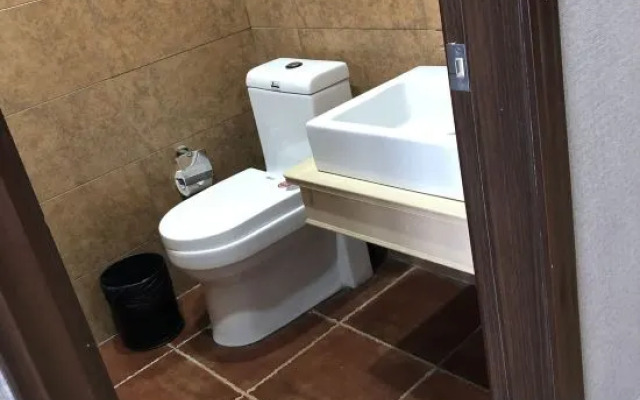 Linhai Phoenix Town Business Hotel