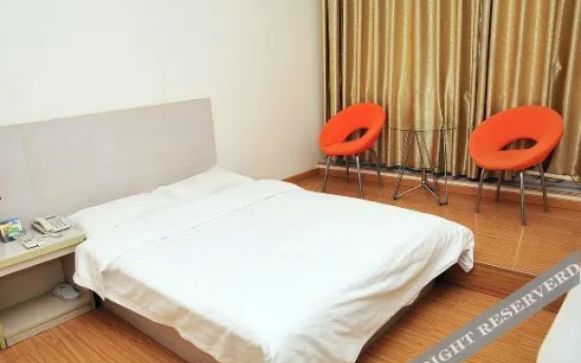 Yingjie Collection Hotel (Zibo Aluminum City Shopping Center Shandong Aluminum Vocational College)