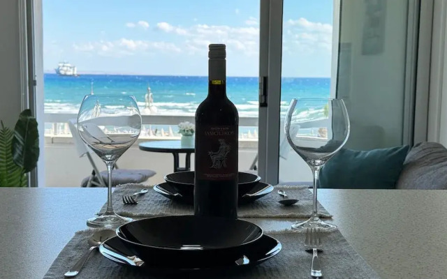 Kolonaki Seaview 1bdr Finikoudes