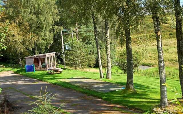 Cosy Rowan woodland lodge no3
