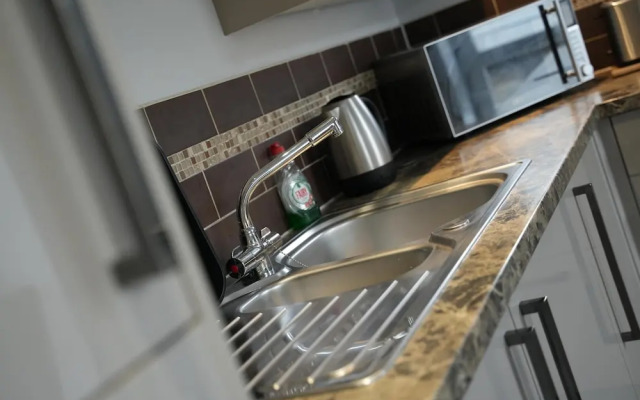 Charming 1-bed & Balcony Flat in Merthyr Tydfil