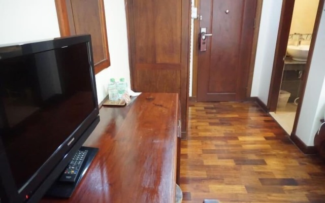 Manorom Classy Hotel
