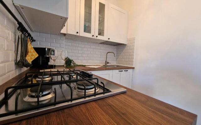 650 metri dal Mare - WiFi - Terrazzo - Piscina - A/C