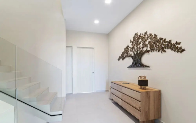 High-end Villa Walk to Beach Pool Ocean View