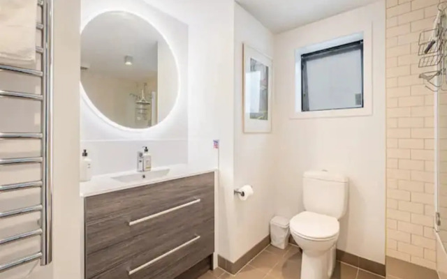 Stylish And Serene Living In Kohimarama