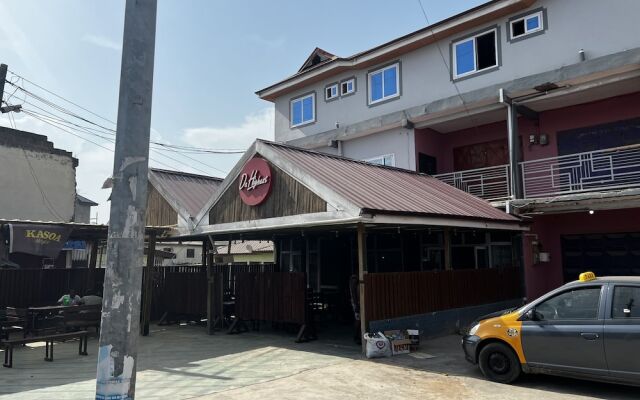 Da Highest Lounge Bar & Restaurant