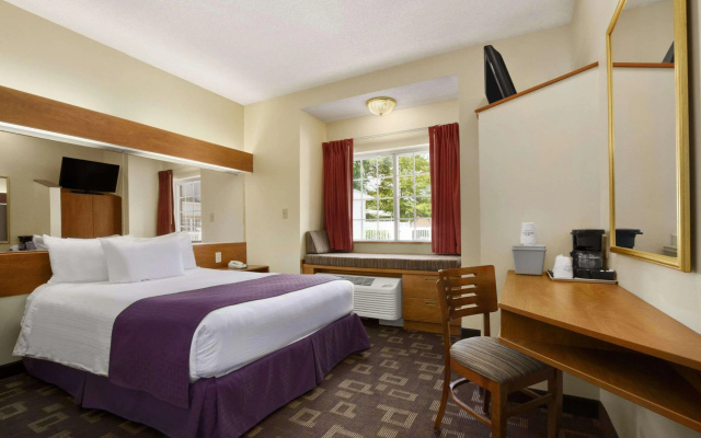 Microtel Inn & Suites by Wyndham Charlotte/Northlake
