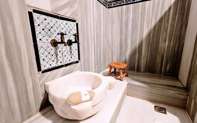 Otanti̇k Club Hotel & Spa