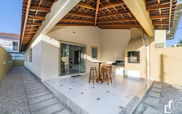 Casa térrea com 02 dormitórios