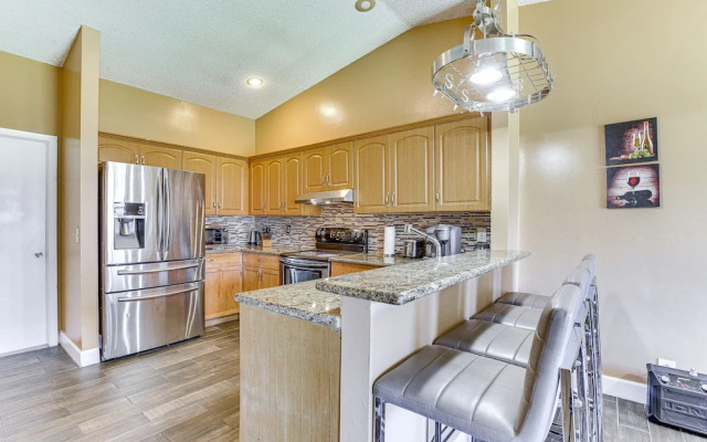Near Beaches: Pet-friendly Sunrise Escape w/ Patio