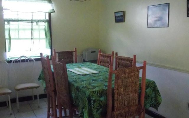 Tropical Breeze Guest House