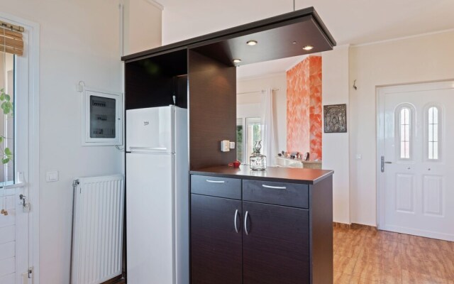 Inviting Holiday Home in Chalkida with Terrace