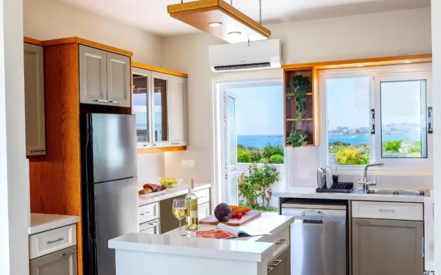 Protaras Seafront Villa Violetta