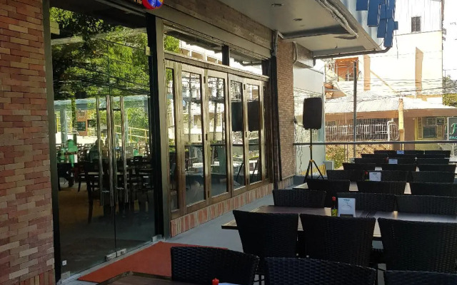 Travelite Hotel Legarda