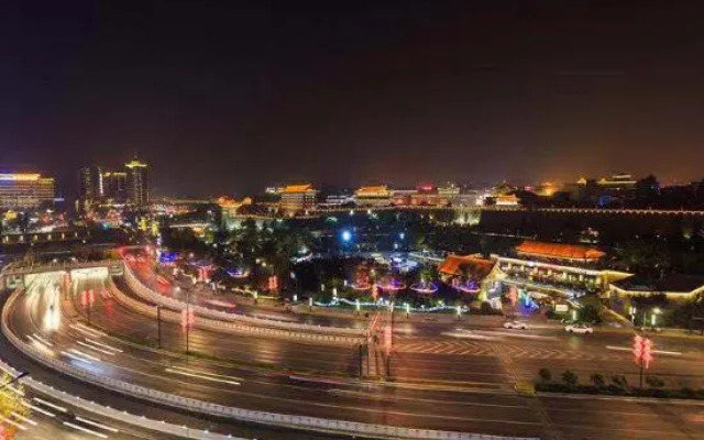 Yunshang Qingju Hotel (Xi'an Bell Tower City Wall Yongningmen Subway Station Branch)