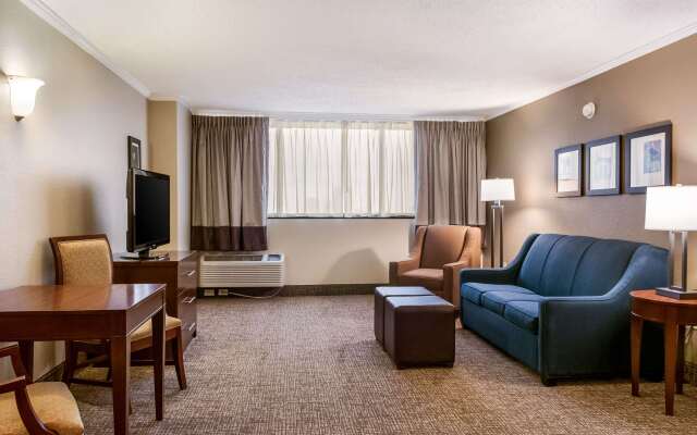 Comfort Inn & Suites At Copeland Tower