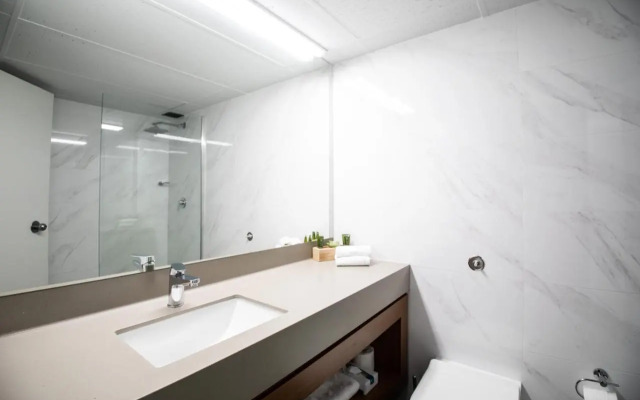 Comfort Inn And Suites Capital Executive