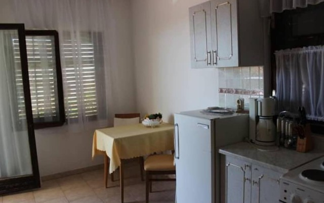 Sunny Hill Apartments