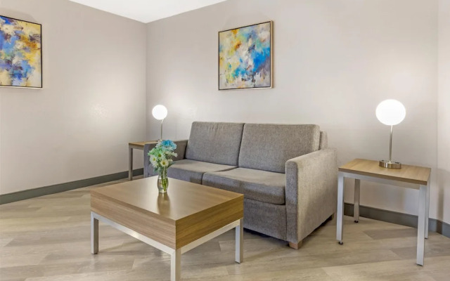 Best Western Plus Raleigh Crabtree Valley Hotel