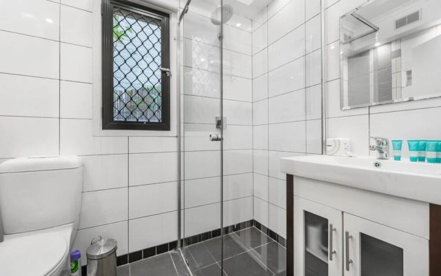 Comfy Darlinghurst Retreat