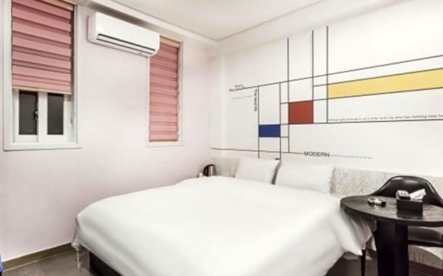 Yogi Motel
