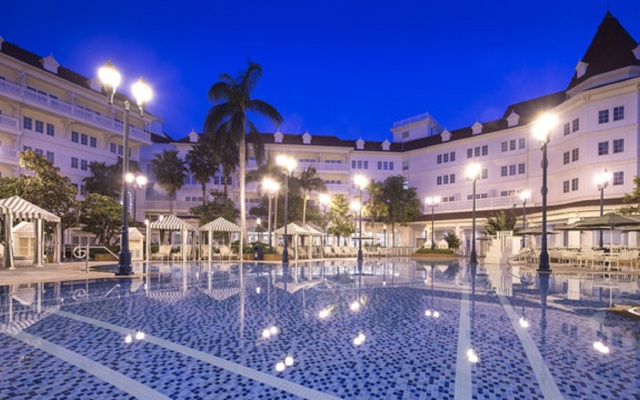 Hong Kong Disneyland Hotel