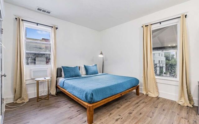 Satoshi Hideout Living