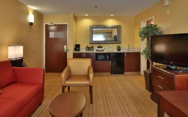 Sonesta Essential Junction City