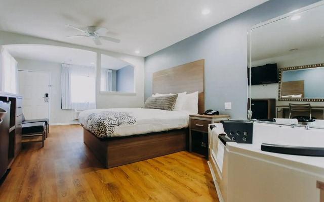 Scottish Inns and Suites - Near Kemah Boardwalk