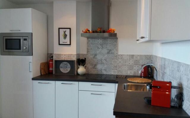 Benny's Beach House 2