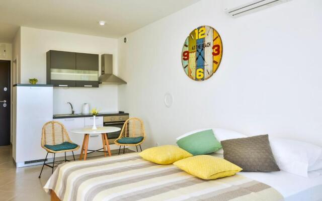 Studio Apartment Ferias