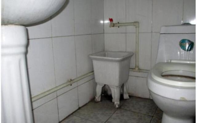 Qingnian Hostel South Wangcun Street