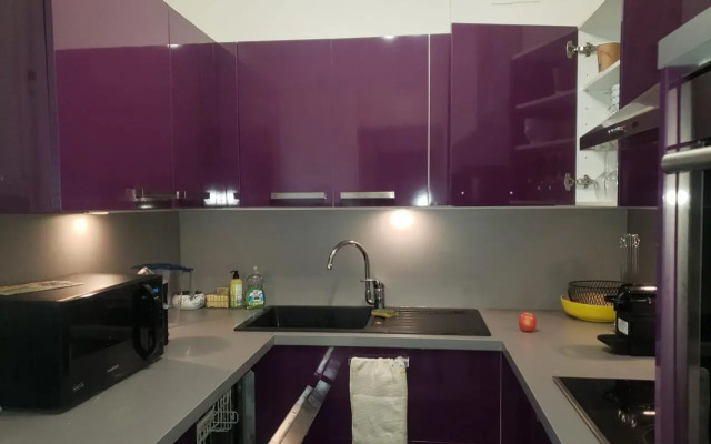 Nice 86m with Terrace Near the Beach!