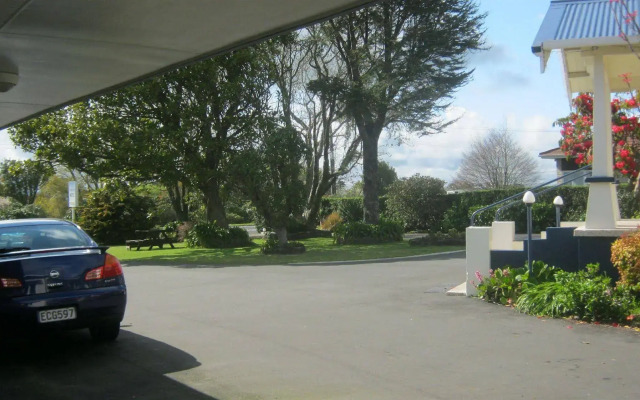 Broadway Lodge Motel