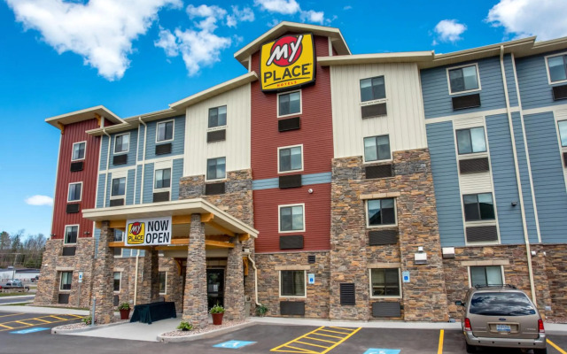 My Place Hotel - Marquette, MI