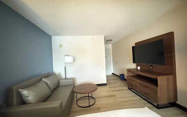 Wingate by Wyndham Dublin Near Claytor Lake State Park