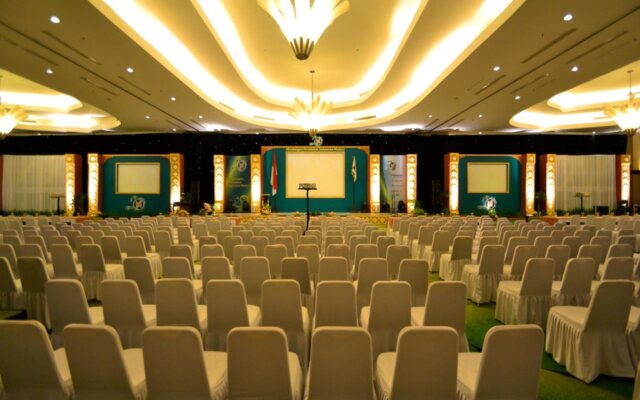 IPB Hotel And Convention Center
