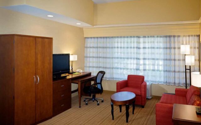 Courtyard Ventura Simi Valley