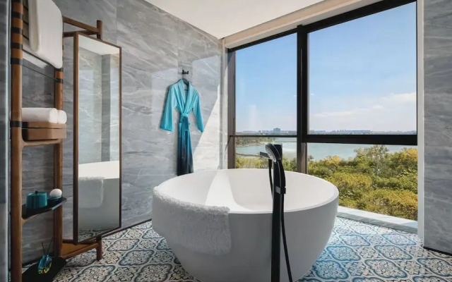 Hotel Indigo Suzhou Jinji Lake by IHG