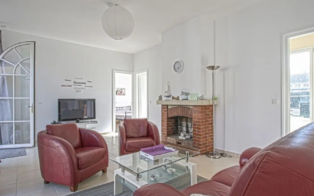 Charming Coastal Hideaway