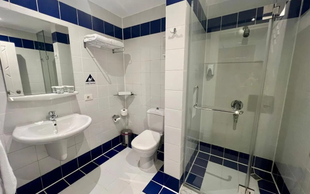 Camel Dive Club & Hotel