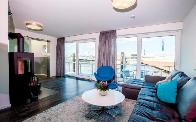 KYST 5410 Floating Home 2