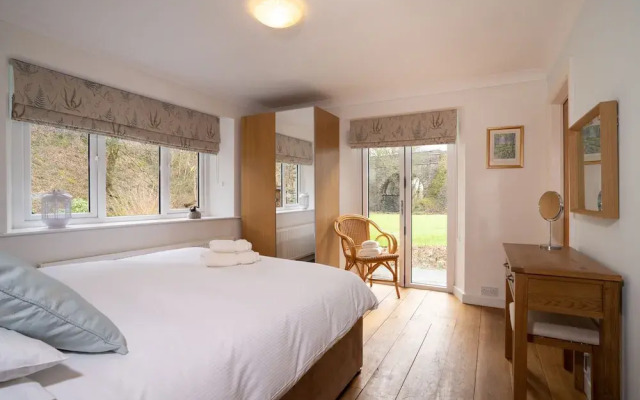 Low Jock Scar Country Estate