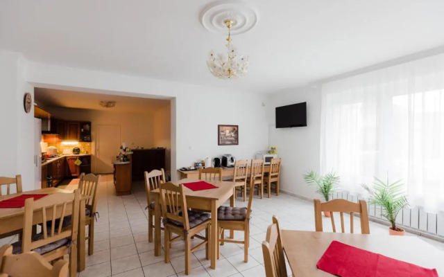 Airport Jazmin Guesthouse