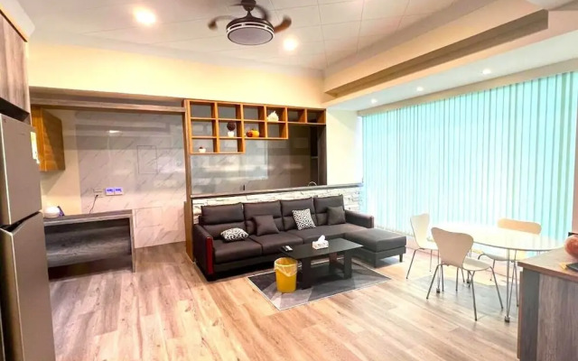 Kuan Pin Ju station elevator Hostel