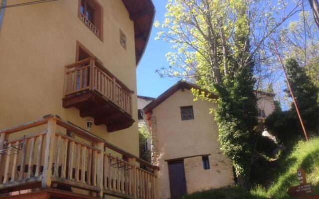 Eco-hôtel et Yourtes du Mercantour