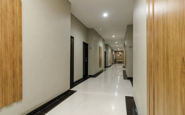 RedDoorz Plus near Sangkareang Park