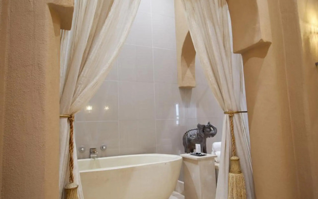 Royal Elephant Hotel & Conference Centre