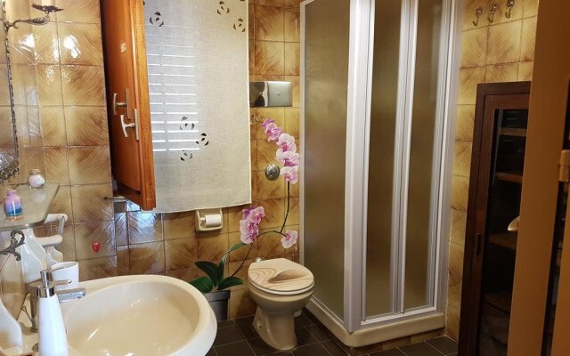 Villa del Golfo Urio with shared swimming pool