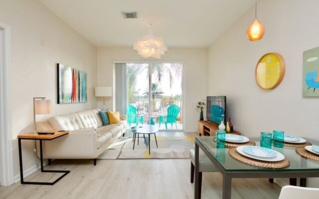 Lake View Treasure 2 Bedroom Condo by Redawning